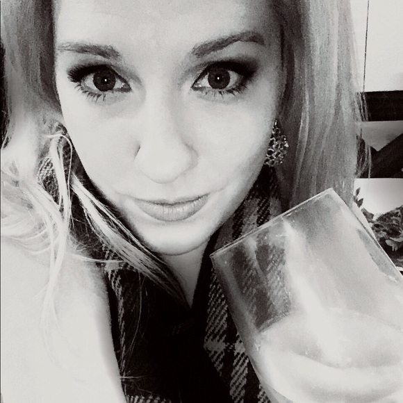 Meet your Posher, Meredith - Picture 8 of 11